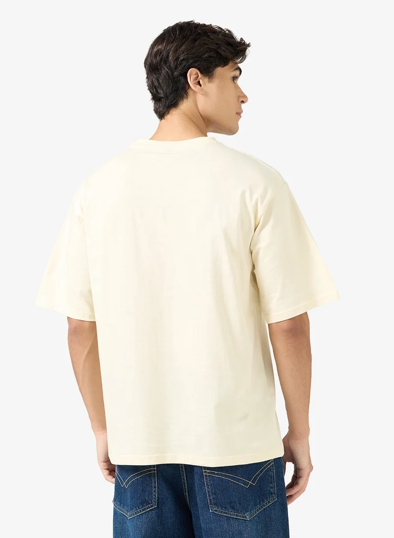 سفنتي فايف تيشيرت كبير بطبعة جرافيك